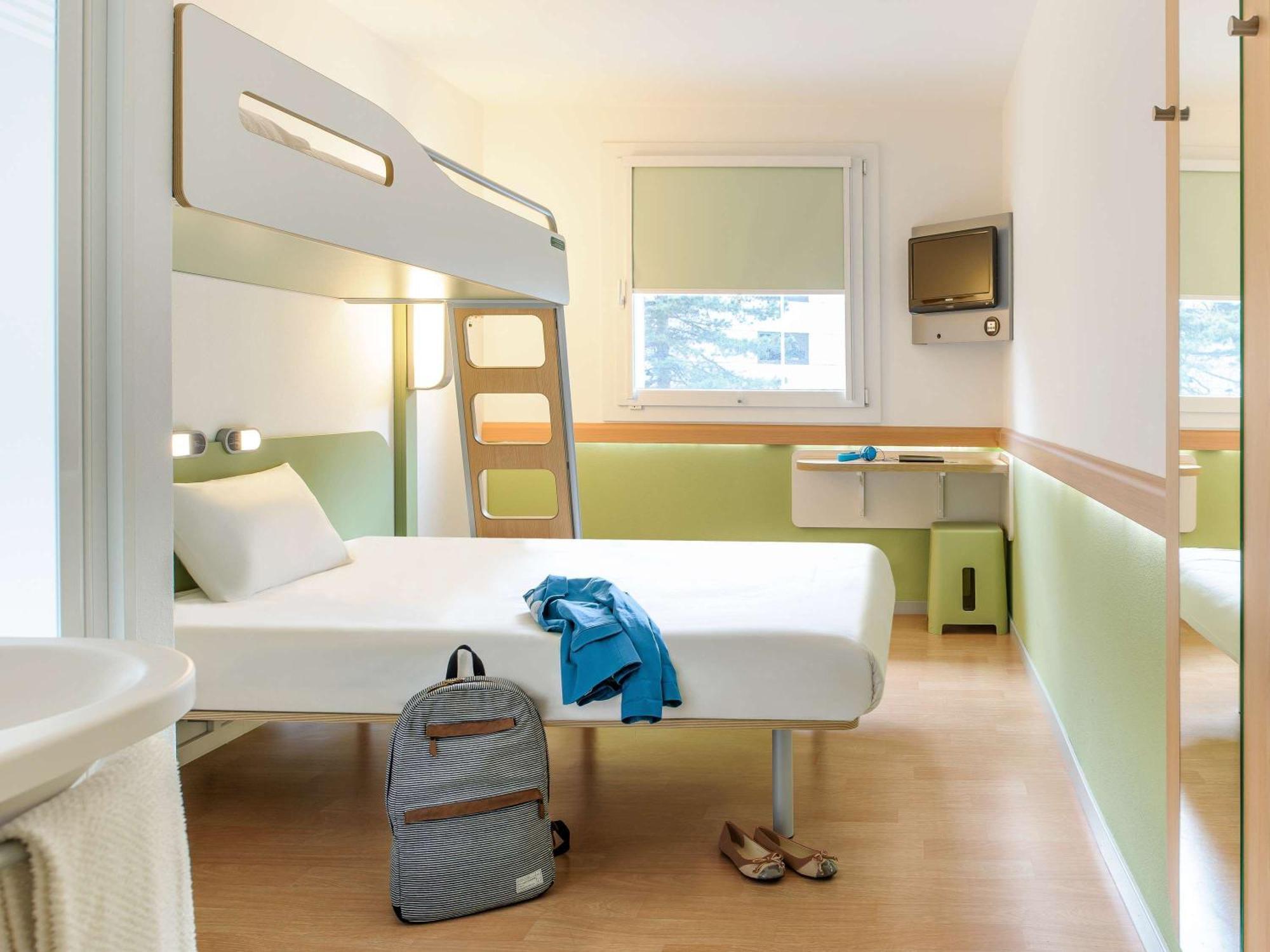 Ibis Budget Givet Exterior foto
