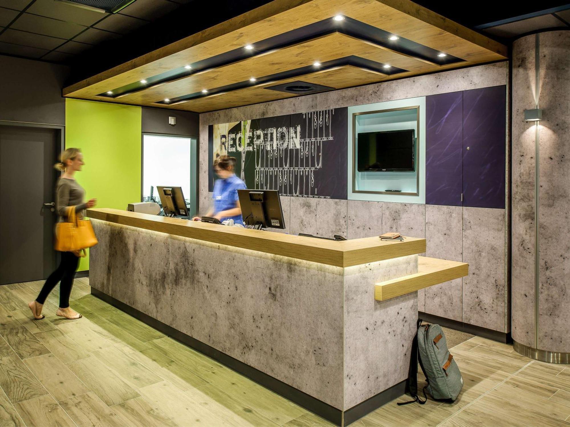 Ibis Budget Givet Exterior foto